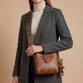 Bolso tipo Satchel + Muñeco Arion de regalo