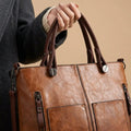 Iconic Isabel: Bolso Retro Hobo inspirado en nuestra fundadora