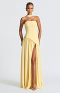 Vestido Maxi Sin Tirantes con Abertura Alta y Cintura Asimétrica