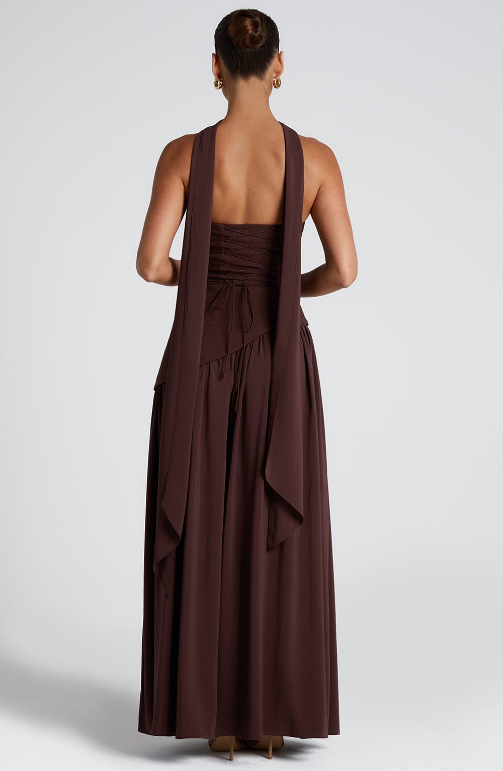 Vestido Maxi Sin Tirantes con Abertura Alta y Cintura Asimétrica