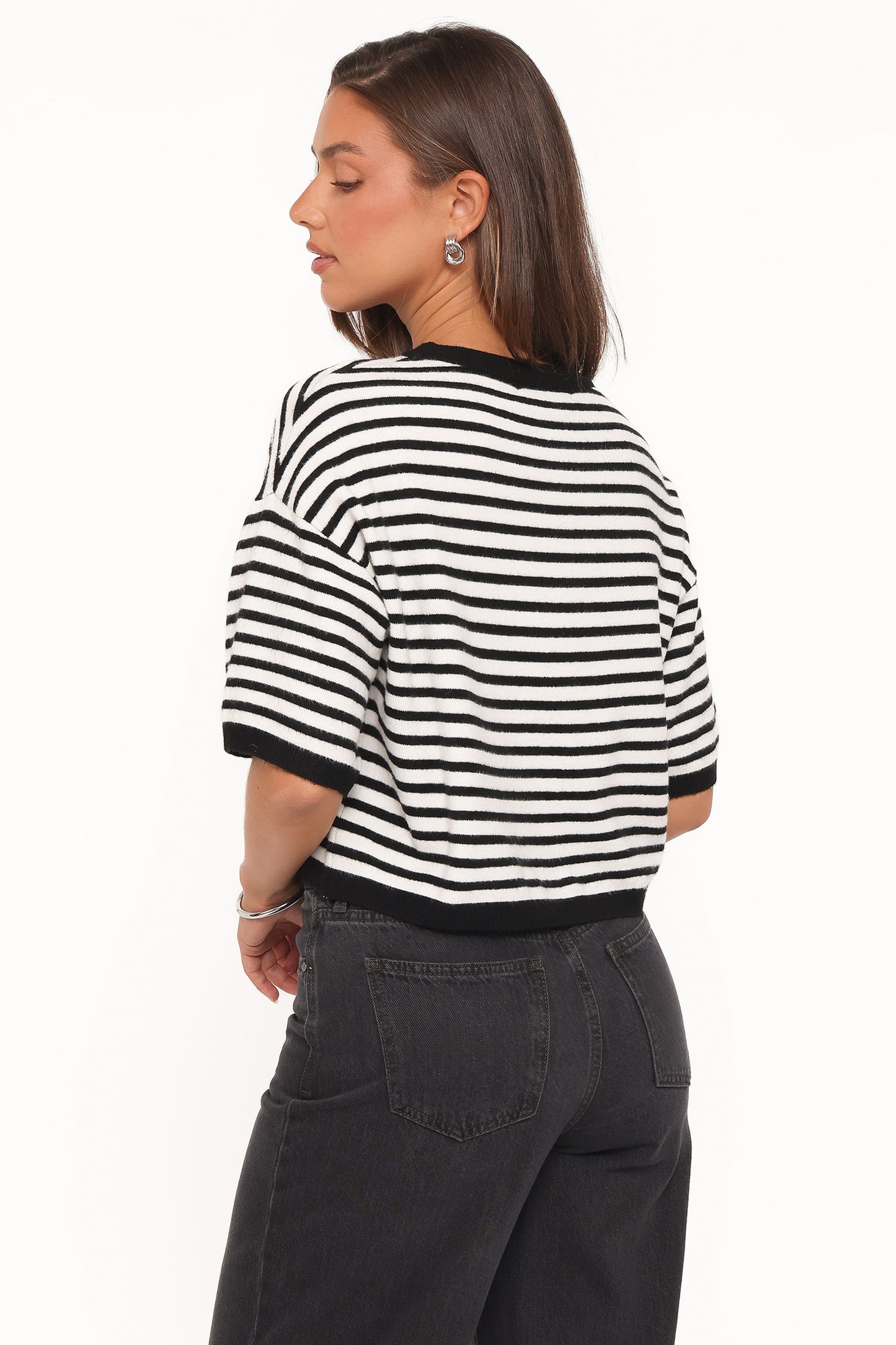 Ceres | Camiseta Tejida a Rayas - Negro y Blanco