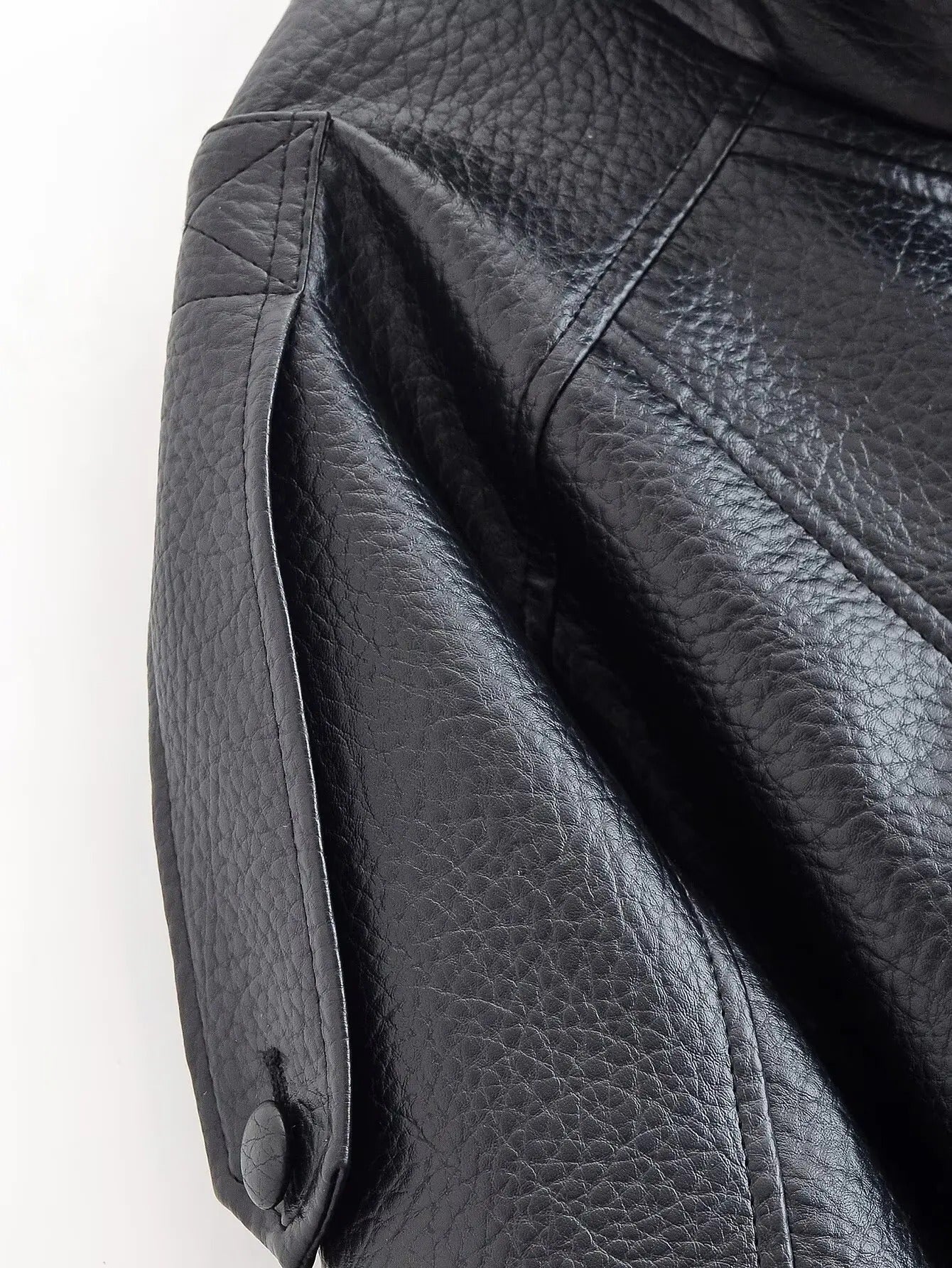 Chaqueta de cuero asimétrica Carla