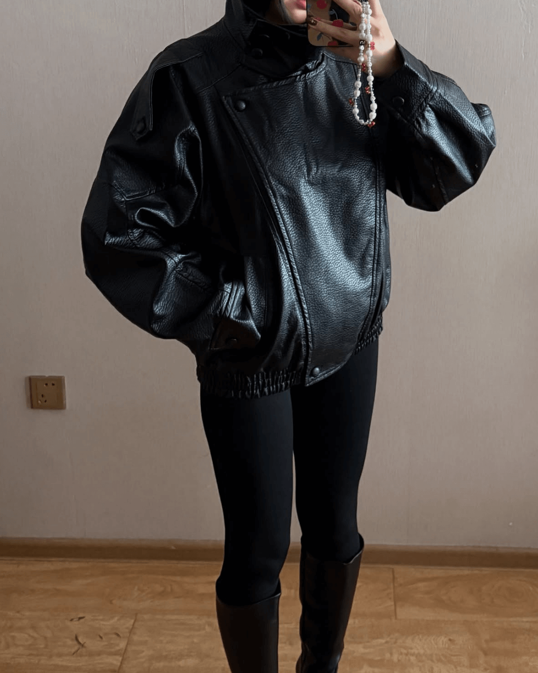 Chaqueta de cuero asimétrica Carla